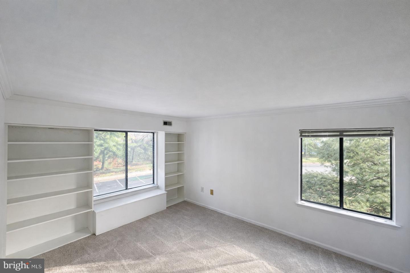 9576 JAYHAWK TER #301, MANASSAS, Virginia 20110, 2 Bedrooms Bedrooms, ,1 BathroomBathrooms,Residential,For sale,9576 JAYHAWK TER #301,VAMN2009970 MLS # VAMN2009970 9576 JAYHAWK TER #301, MANASSAS, Virginia 20110, 2 Bedrooms Bedrooms, ,1 BathroomBathrooms,Residential,For sale,9576 JAYHAWK TER #301,VAMN2009970 MLS # VAMN2009970