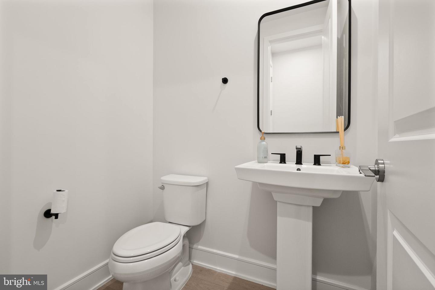 23062 COPPER TREE TER, ASHBURN, Virginia 20148, 4 Bedrooms Bedrooms, ,3 BathroomsBathrooms,Residential,For sale,23062 COPPER TREE TER,VALO2114166 MLS # VALO2114166