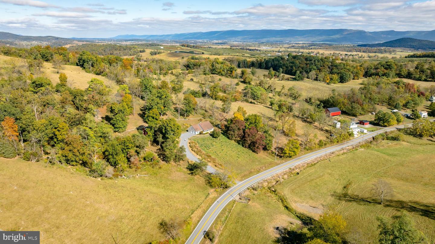 6154 SENEDO RD, QUICKSBURG, Virginia 22847, 3 Bedrooms Bedrooms, ,3 BathroomsBathrooms,Residential,For sale,6154 SENEDO RD,VASH2013406 MLS # VASH2013406