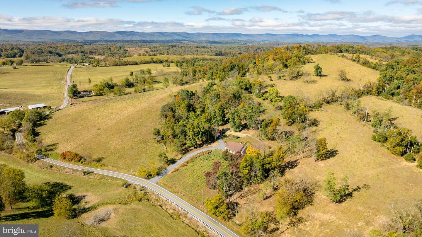 6154 SENEDO RD, QUICKSBURG, Virginia 22847, 3 Bedrooms Bedrooms, ,3 BathroomsBathrooms,Residential,For sale,6154 SENEDO RD,VASH2013406 MLS # VASH2013406