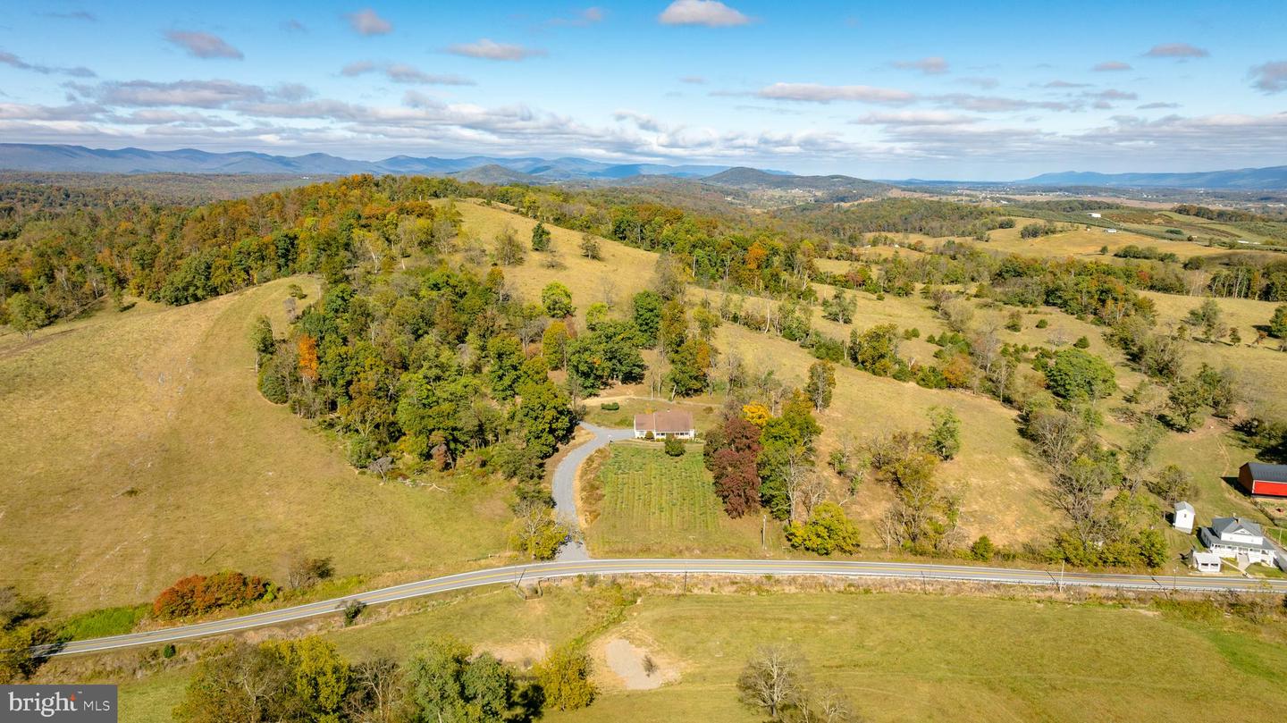 6154 SENEDO RD, QUICKSBURG, Virginia 22847, 3 Bedrooms Bedrooms, ,3 BathroomsBathrooms,Residential,For sale,6154 SENEDO RD,VASH2013406 MLS # VASH2013406