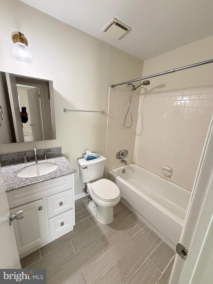 6427 OLD SCOTTS CT, SPRINGFIELD, Virginia 22152, 3 Bedrooms Bedrooms, ,3 BathroomsBathrooms,Residential,For sale,6427 OLD SCOTTS CT,VAFX2286496 MLS # VAFX2286496