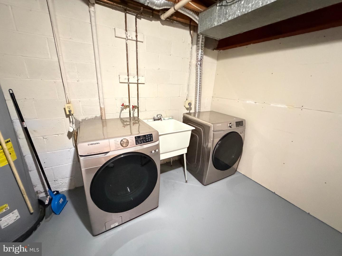 6427 OLD SCOTTS CT, SPRINGFIELD, Virginia 22152, 3 Bedrooms Bedrooms, ,3 BathroomsBathrooms,Residential,For sale,6427 OLD SCOTTS CT,VAFX2286496 MLS # VAFX2286496