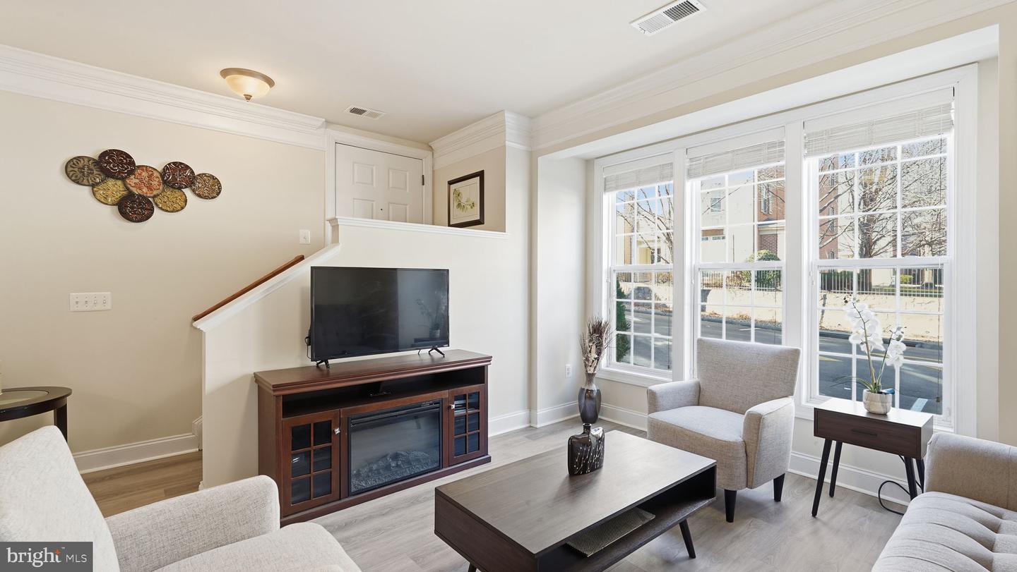 15177 LANCASHIRE DR, WOODBRIDGE, Virginia 22191, 2 Bedrooms Bedrooms, ,2 BathroomsBathrooms,Residential,For sale,15177 LANCASHIRE DR,VAPW2110846 MLS # VAPW2110846