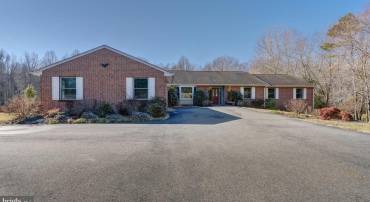 209 FAIRWAY DR, LOUISA, Virginia 23093, 3 Bedrooms Bedrooms, 13 Rooms Rooms,2 BathroomsBathrooms,Residential,For sale,209 FAIRWAY DR,VALA2009170 MLS # VALA2009170