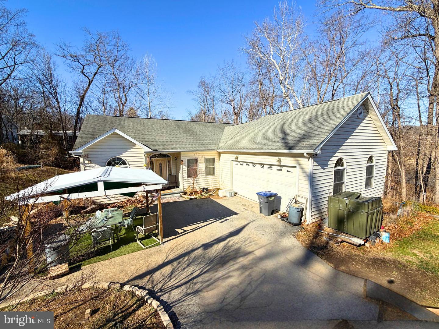 289 MAGNOLIA DR, FRONT ROYAL, Virginia 22630, 4 Bedrooms Bedrooms, ,3 BathroomsBathrooms,Residential,For sale,289 MAGNOLIA DR,VAWR2013186 MLS # VAWR2013186