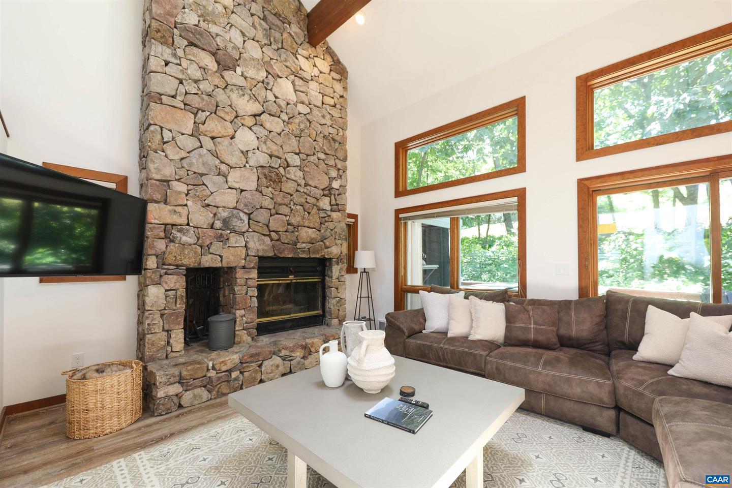 278 E CATOCTIN DR, WINTERGREEN RESORT, Virginia 22967, 5 Bedrooms Bedrooms, ,4 BathroomsBathrooms,Residential,For sale,278 E CATOCTIN DR,672639 MLS # 672639