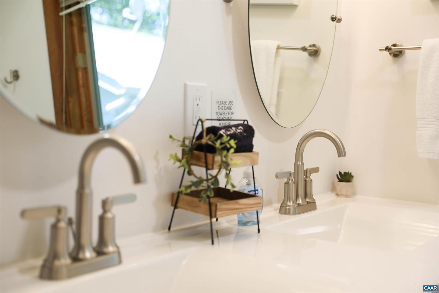 278 E CATOCTIN DR, WINTERGREEN RESORT, Virginia 22967, 5 Bedrooms Bedrooms, ,4 BathroomsBathrooms,Residential,For sale,278 E CATOCTIN DR,672639 MLS # 672639