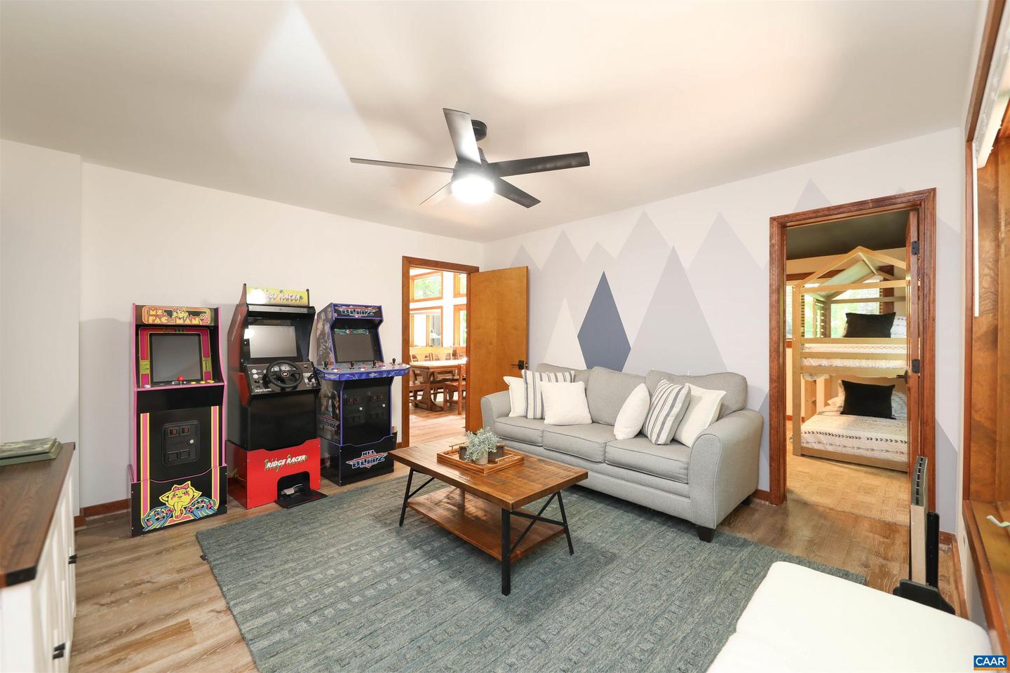 278 E CATOCTIN DR, WINTERGREEN RESORT, Virginia 22967, 5 Bedrooms Bedrooms, ,4 BathroomsBathrooms,Residential,For sale,278 E CATOCTIN DR,672639 MLS # 672639