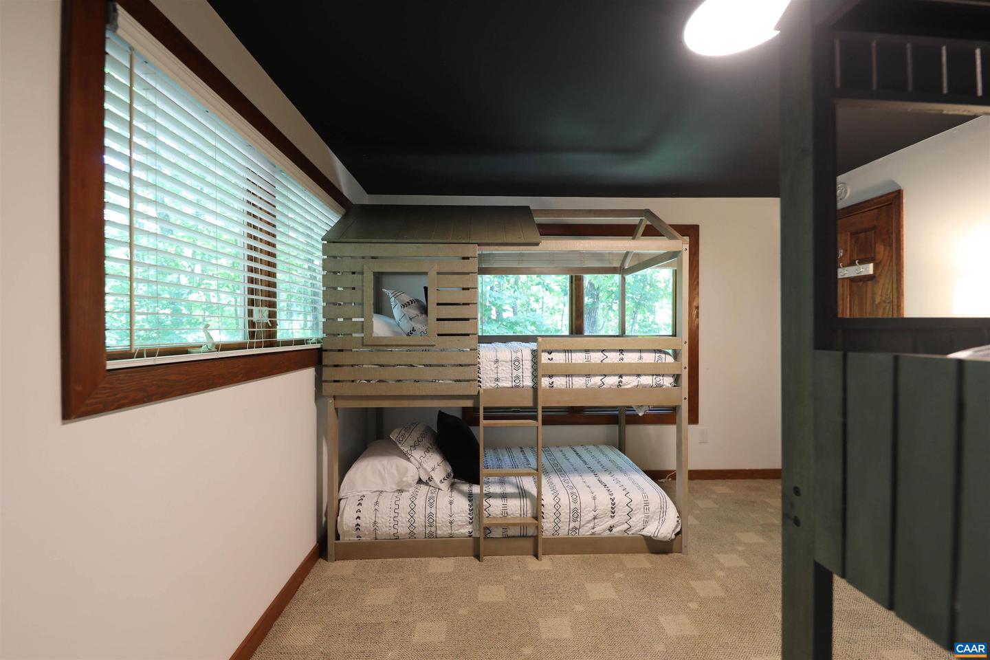 278 E CATOCTIN DR, WINTERGREEN RESORT, Virginia 22967, 5 Bedrooms Bedrooms, ,4 BathroomsBathrooms,Residential,For sale,278 E CATOCTIN DR,672639 MLS # 672639