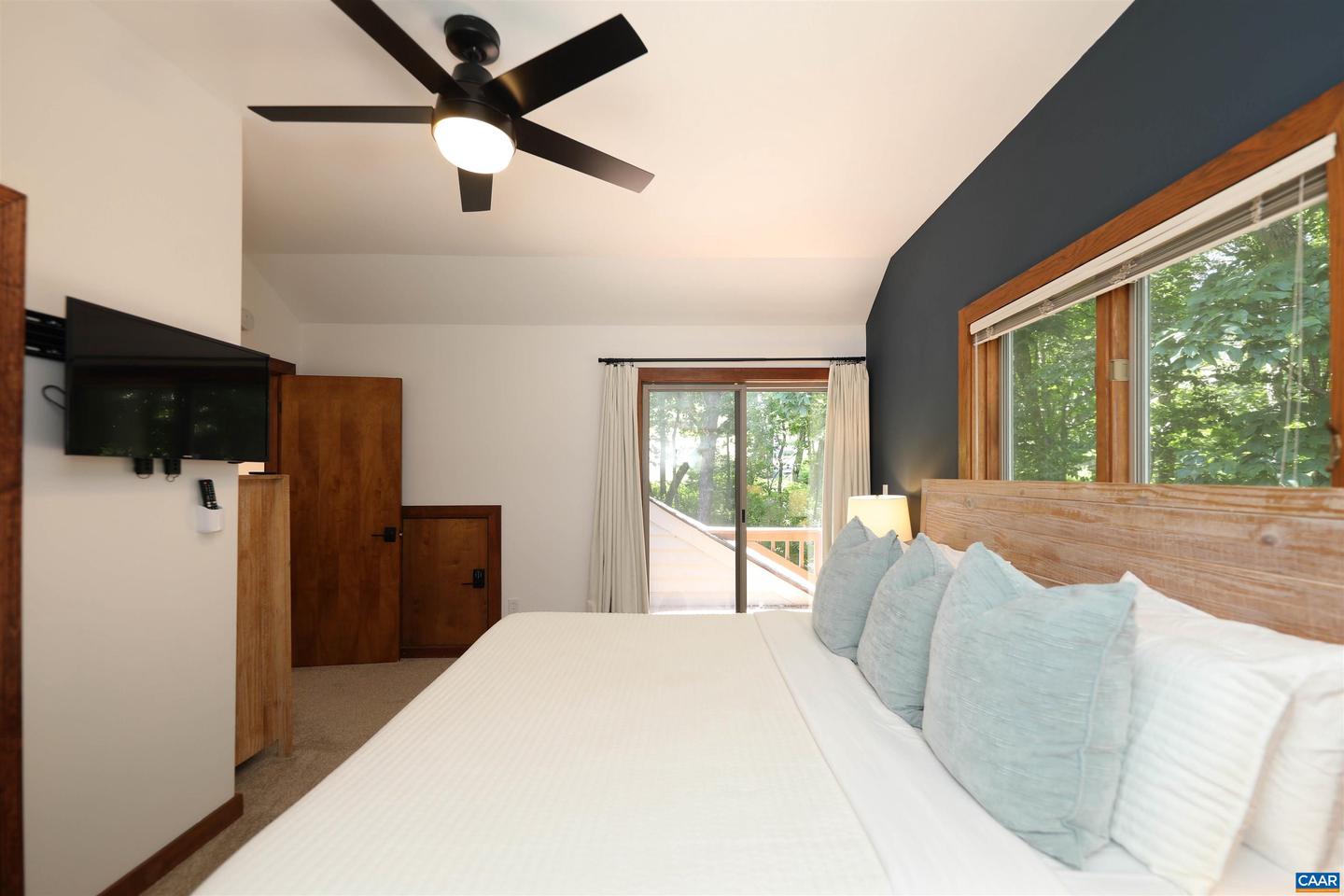 278 E CATOCTIN DR, WINTERGREEN RESORT, Virginia 22967, 5 Bedrooms Bedrooms, ,4 BathroomsBathrooms,Residential,For sale,278 E CATOCTIN DR,672639 MLS # 672639