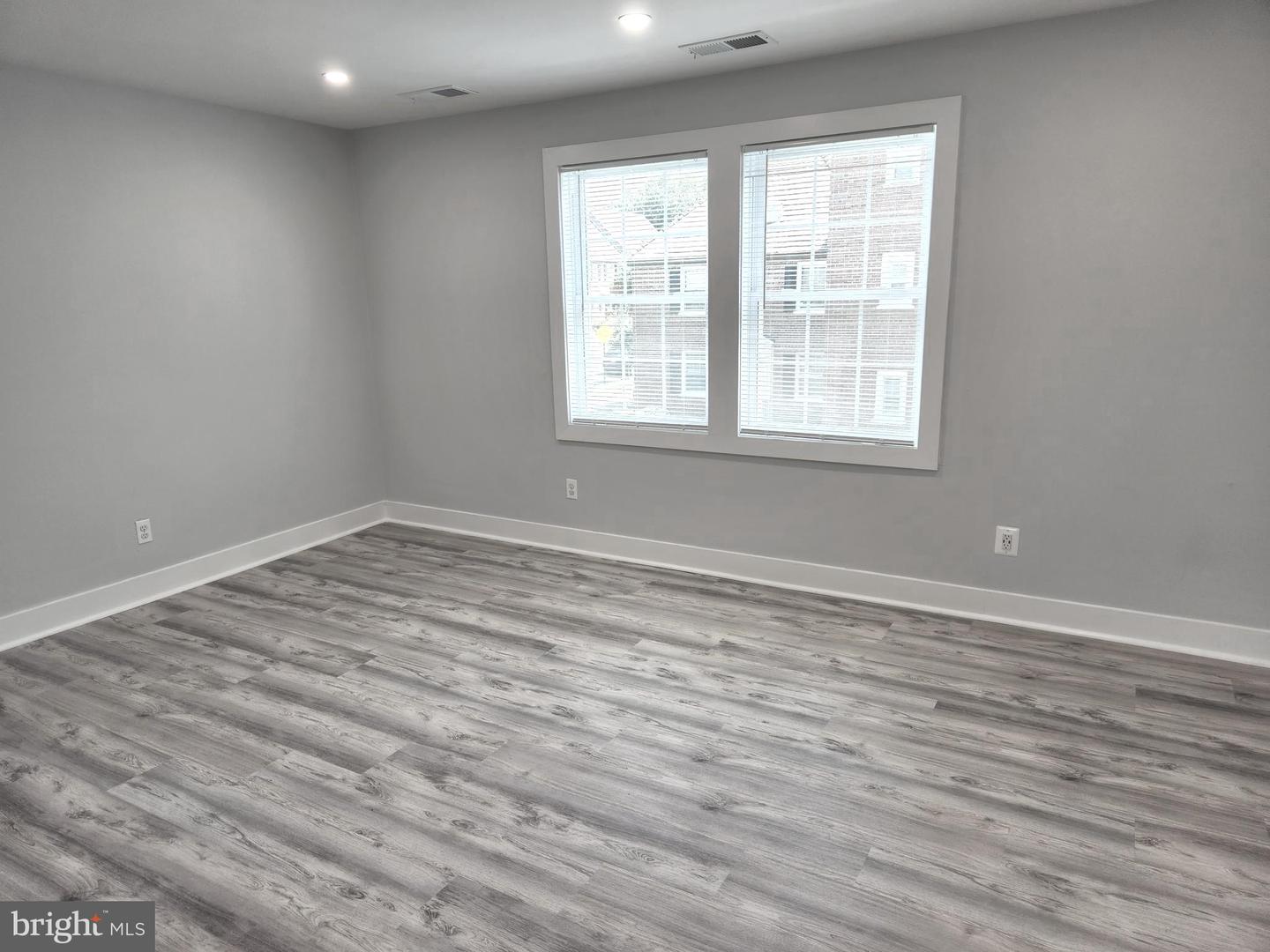 3809 V ST SE #202, WASHINGTON, District Of Columbia 20020, 2 Bedrooms Bedrooms, ,1 BathroomBathrooms,Residential,For sale,3809 V ST SE #202,DCDC2242278 MLS # DCDC2242278 3809 V ST SE #202, WASHINGTON, District Of Columbia 20020, 2 Bedrooms Bedrooms, ,1 BathroomBathrooms,Residential,For sale,3809 V ST SE #202,DCDC2242278 MLS # DCDC2242278