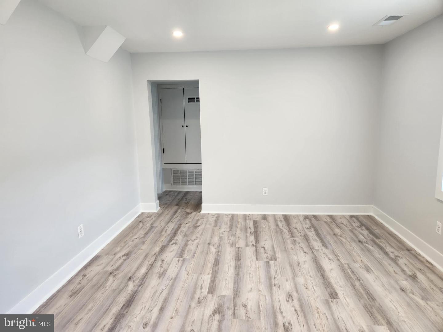 3809 V ST SE #202, WASHINGTON, District Of Columbia 20020, 2 Bedrooms Bedrooms, ,1 BathroomBathrooms,Residential,For sale,3809 V ST SE #202,DCDC2242278 MLS # DCDC2242278 3809 V ST SE #202, WASHINGTON, District Of Columbia 20020, 2 Bedrooms Bedrooms, ,1 BathroomBathrooms,Residential,For sale,3809 V ST SE #202,DCDC2242278 MLS # DCDC2242278