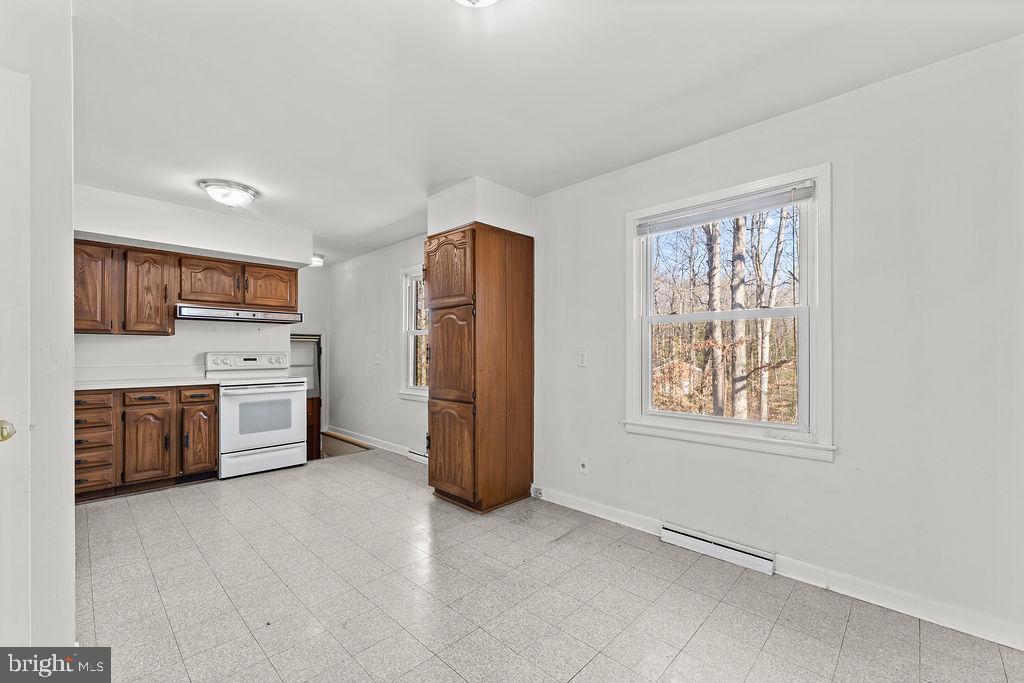 15 WINSTON PL, FREDERICKSBURG, Virginia 22405, 3 Bedrooms Bedrooms, 5 Rooms Rooms,1 BathroomBathrooms,Residential,For sale,15 WINSTON PL,VAST2045404 MLS # VAST2045404 15 WINSTON PL, FREDERICKSBURG, Virginia 22405, 3 Bedrooms Bedrooms, 5 Rooms Rooms,1 BathroomBathrooms,Residential,For sale,15 WINSTON PL,VAST2045404 MLS # VAST2045404