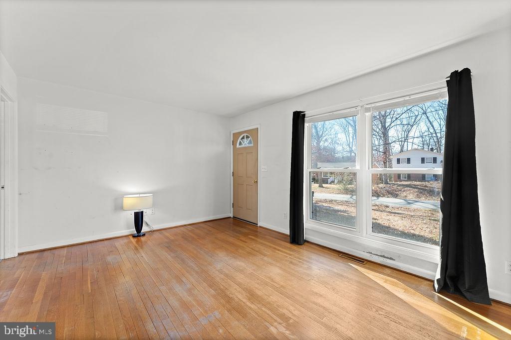 15 WINSTON PL, FREDERICKSBURG, Virginia 22405, 3 Bedrooms Bedrooms, 5 Rooms Rooms,1 BathroomBathrooms,Residential,For sale,15 WINSTON PL,VAST2045404 MLS # VAST2045404 15 WINSTON PL, FREDERICKSBURG, Virginia 22405, 3 Bedrooms Bedrooms, 5 Rooms Rooms,1 BathroomBathrooms,Residential,For sale,15 WINSTON PL,VAST2045404 MLS # VAST2045404