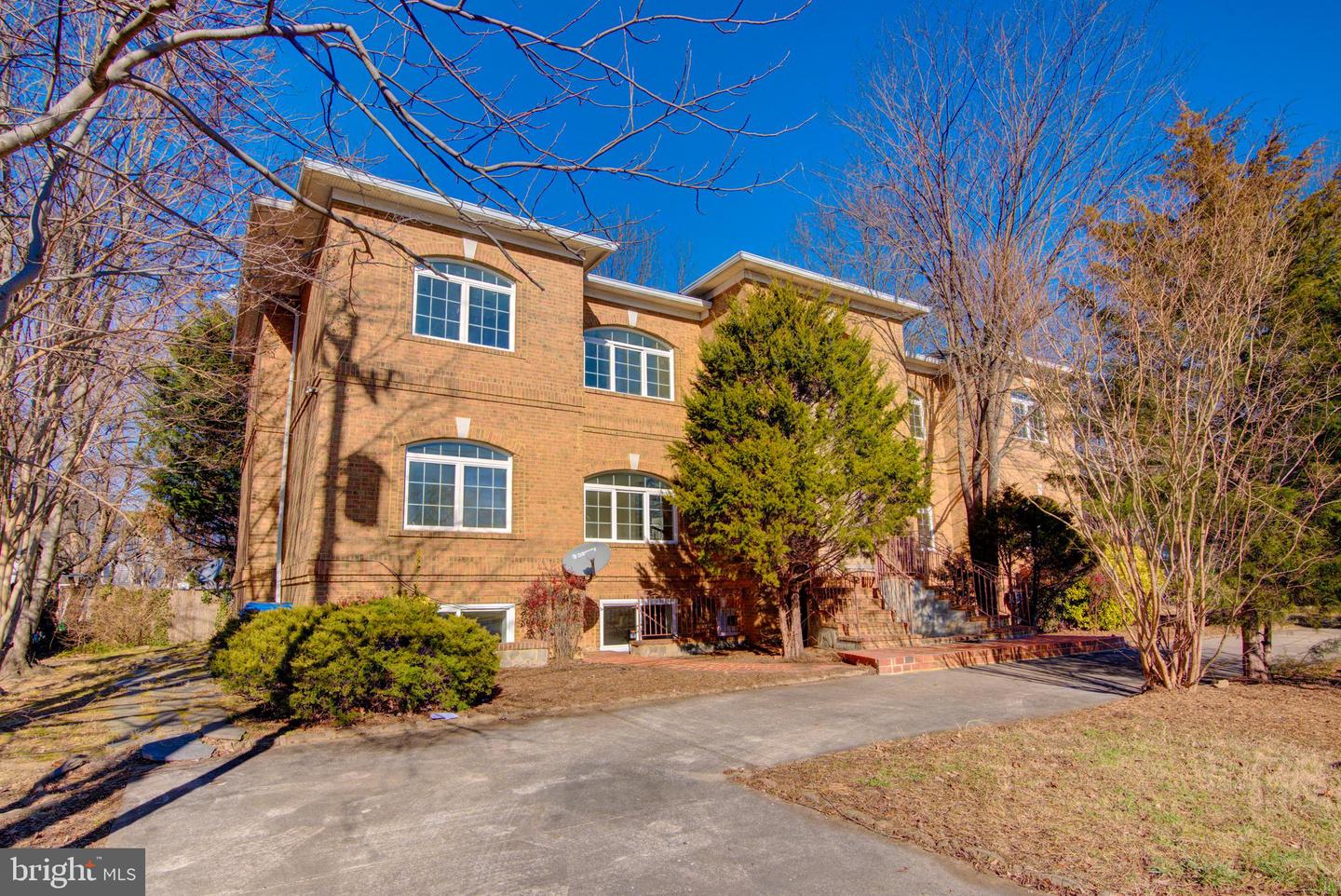 7500 ARLINGTON BLVD, FALLS CHURCH, Virginia 22042, 4 Bedrooms Bedrooms, ,4 BathroomsBathrooms,Residential,For sale,7500 ARLINGTON BLVD,VAFX2278678 MLS # VAFX2278678 7500 ARLINGTON BLVD, FALLS CHURCH, Virginia 22042, 4 Bedrooms Bedrooms, ,4 BathroomsBathrooms,Residential,For sale,7500 ARLINGTON BLVD,VAFX2278678 MLS # VAFX2278678