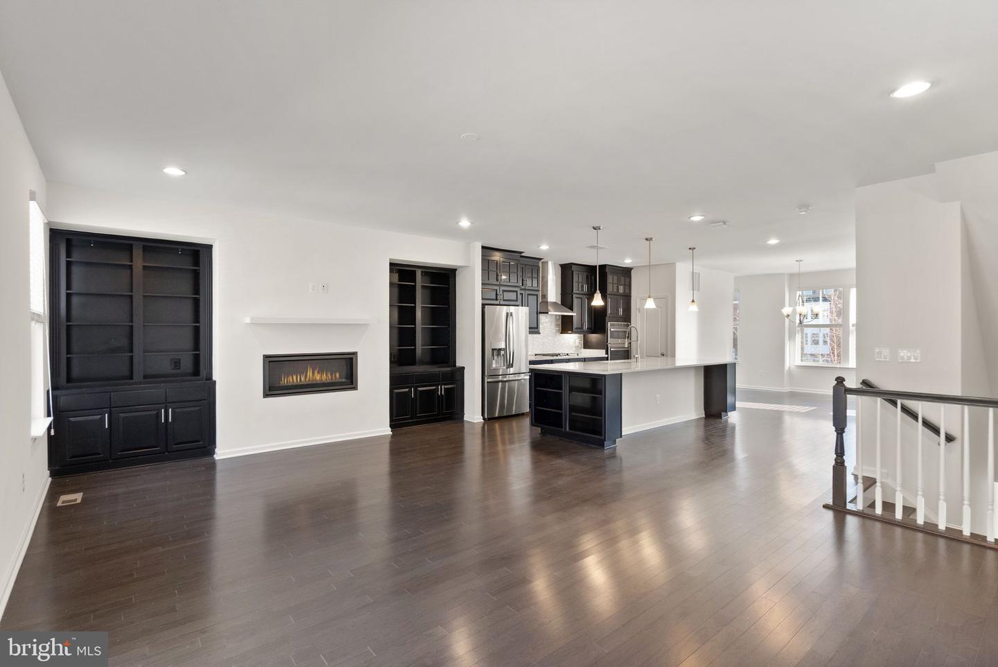 13650 AIR AND SPACE MUSEUM PKWY, HERNDON, Virginia 20171, 3 Bedrooms Bedrooms, ,3 BathroomsBathrooms,Residential,For sale,13650 AIR AND SPACE MUSEUM PKWY,VAFX2279208 MLS # VAFX2279208