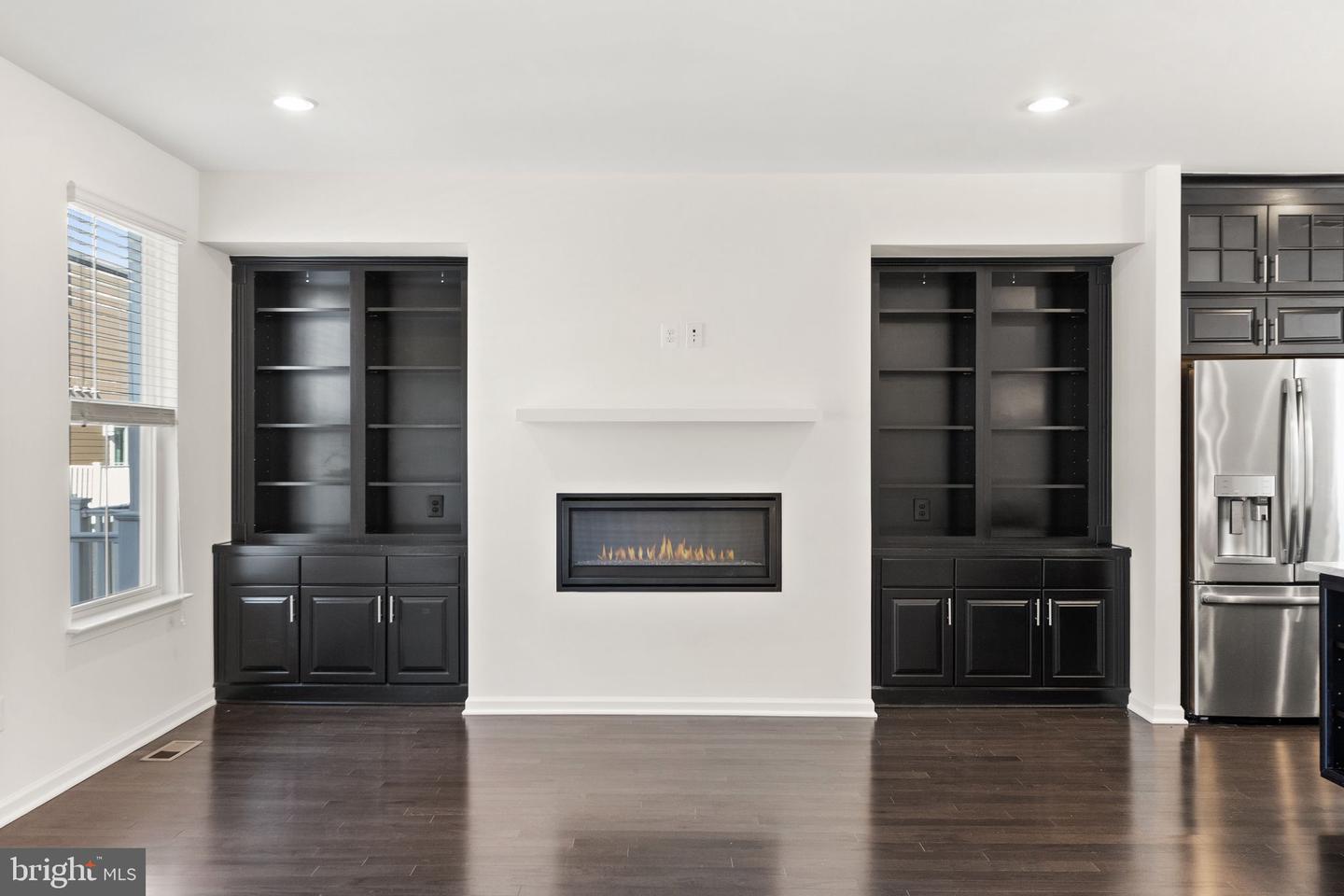 13650 AIR AND SPACE MUSEUM PKWY, HERNDON, Virginia 20171, 3 Bedrooms Bedrooms, ,3 BathroomsBathrooms,Residential,For sale,13650 AIR AND SPACE MUSEUM PKWY,VAFX2279208 MLS # VAFX2279208