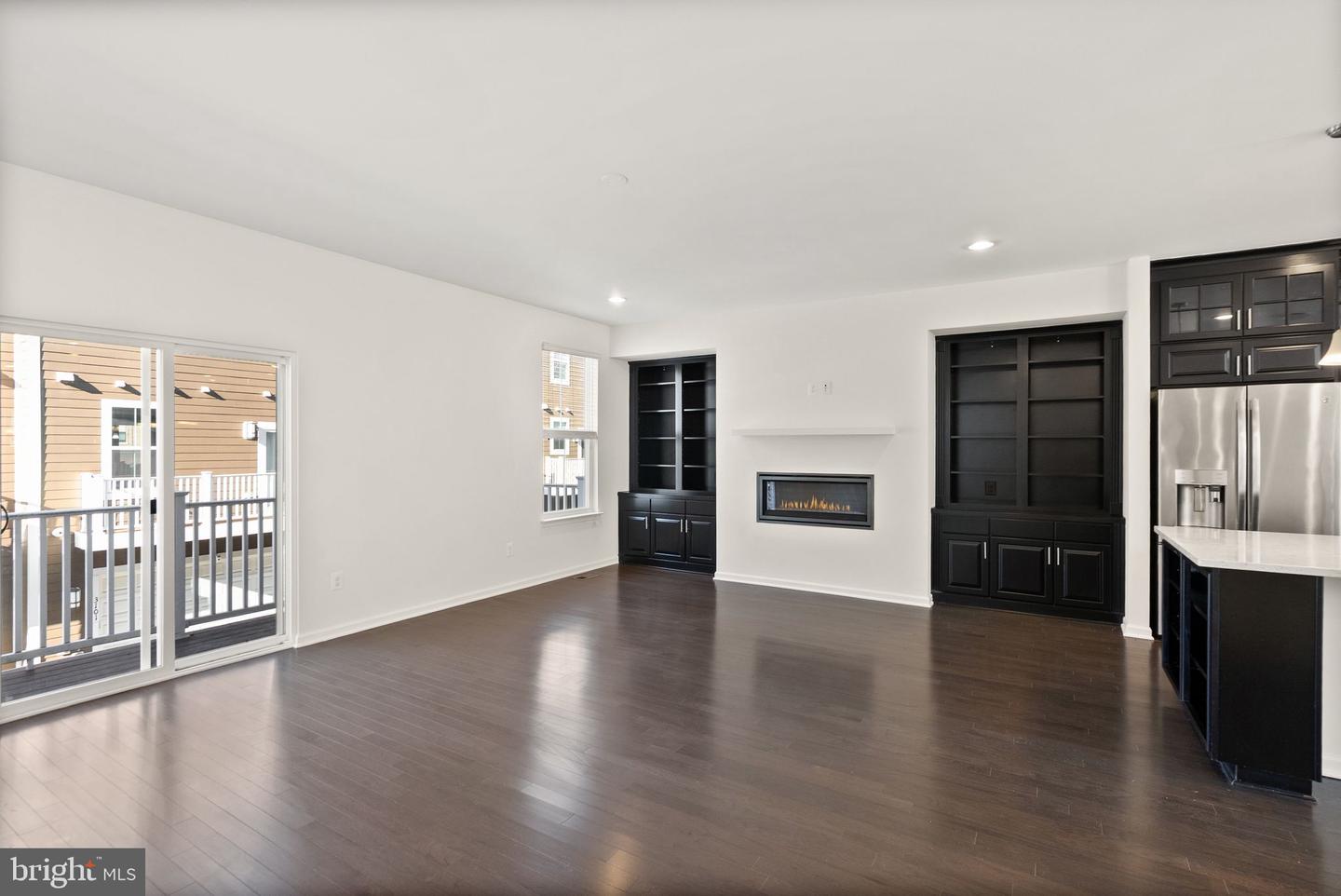 13650 AIR AND SPACE MUSEUM PKWY, HERNDON, Virginia 20171, 3 Bedrooms Bedrooms, ,3 BathroomsBathrooms,Residential,For sale,13650 AIR AND SPACE MUSEUM PKWY,VAFX2279208 MLS # VAFX2279208