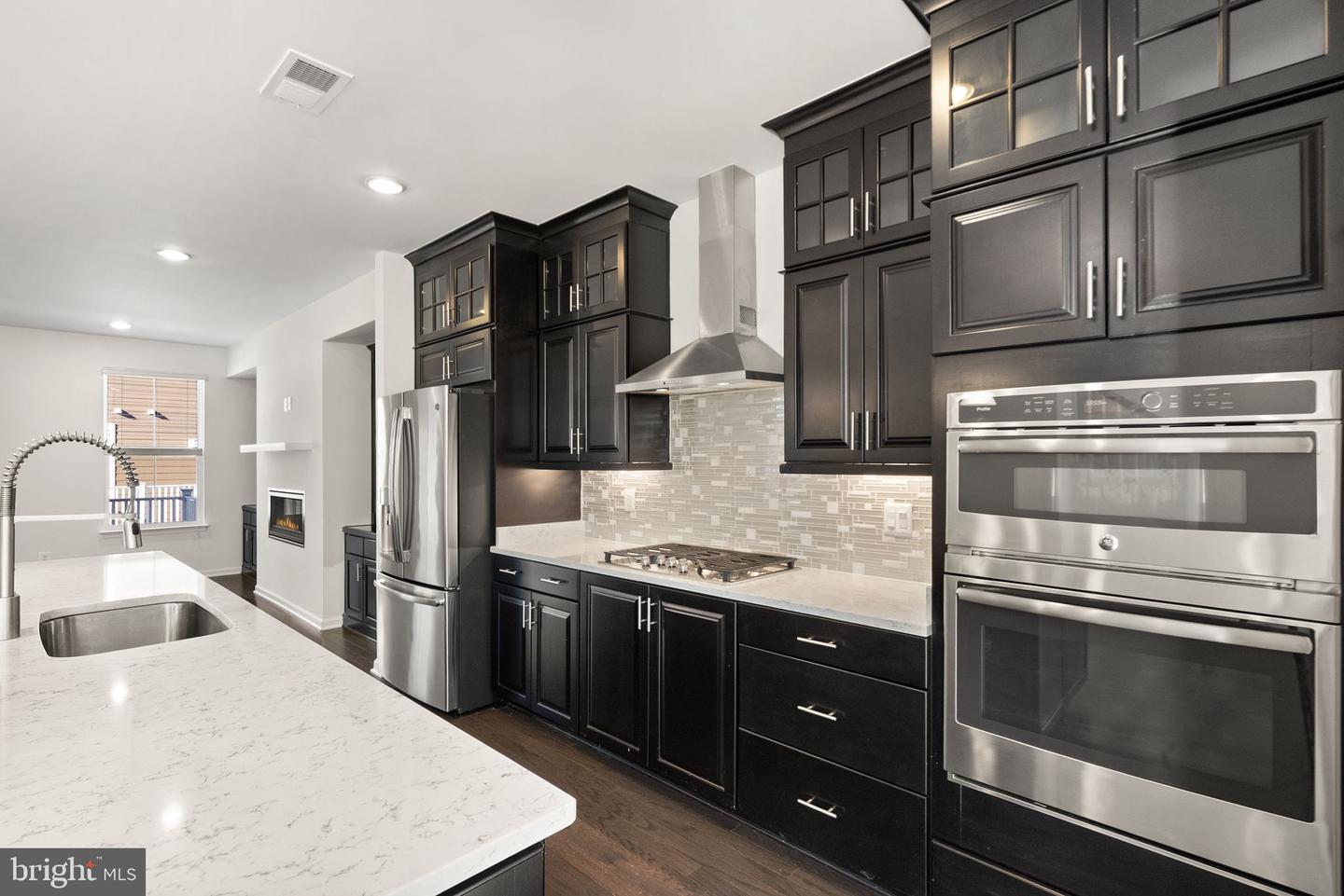 13650 AIR AND SPACE MUSEUM PKWY, HERNDON, Virginia 20171, 3 Bedrooms Bedrooms, ,3 BathroomsBathrooms,Residential,For sale,13650 AIR AND SPACE MUSEUM PKWY,VAFX2279208 MLS # VAFX2279208