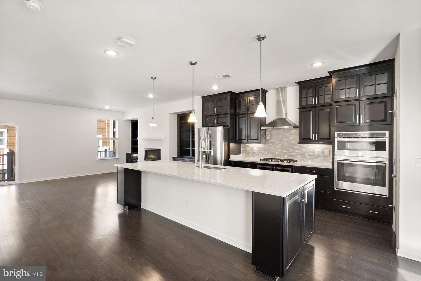 13650 AIR AND SPACE MUSEUM PKWY, HERNDON, Virginia 20171, 3 Bedrooms Bedrooms, ,3 BathroomsBathrooms,Residential,For sale,13650 AIR AND SPACE MUSEUM PKWY,VAFX2279208 MLS # VAFX2279208