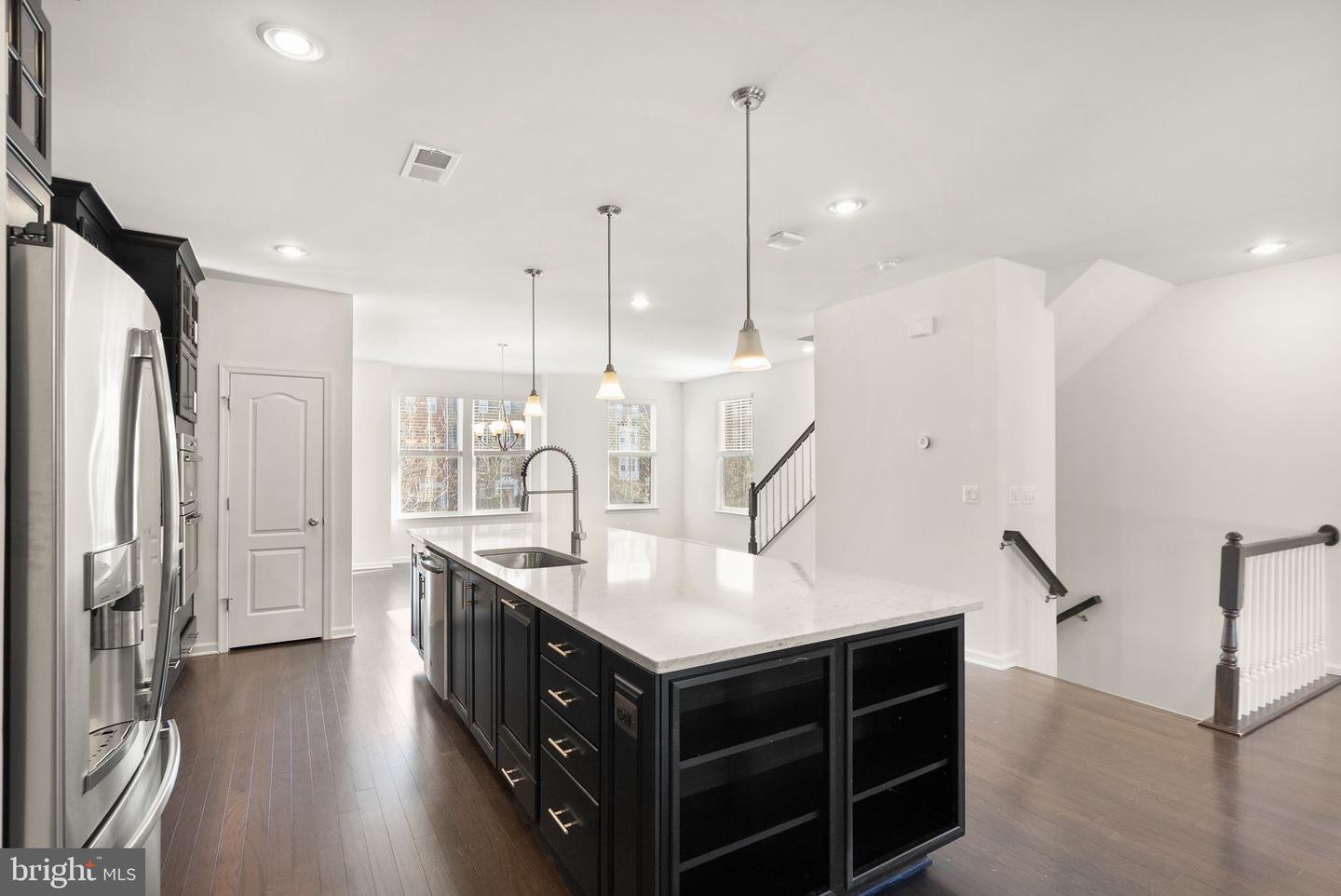 13650 AIR AND SPACE MUSEUM PKWY, HERNDON, Virginia 20171, 3 Bedrooms Bedrooms, ,3 BathroomsBathrooms,Residential,For sale,13650 AIR AND SPACE MUSEUM PKWY,VAFX2279208 MLS # VAFX2279208