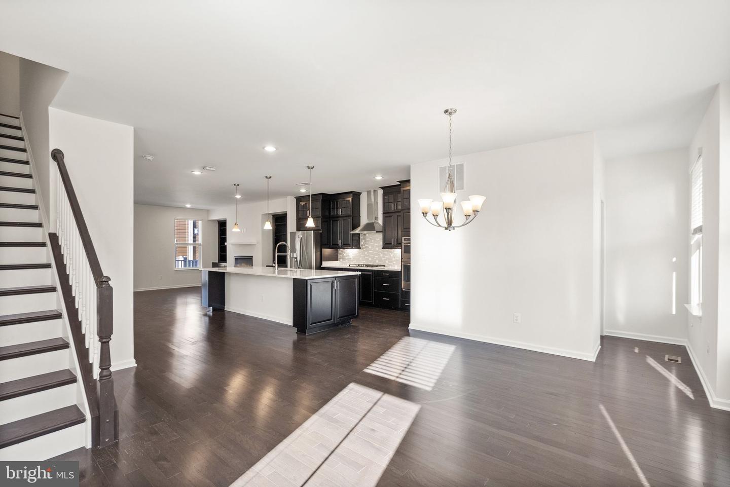 13650 AIR AND SPACE MUSEUM PKWY, HERNDON, Virginia 20171, 3 Bedrooms Bedrooms, ,3 BathroomsBathrooms,Residential,For sale,13650 AIR AND SPACE MUSEUM PKWY,VAFX2279208 MLS # VAFX2279208