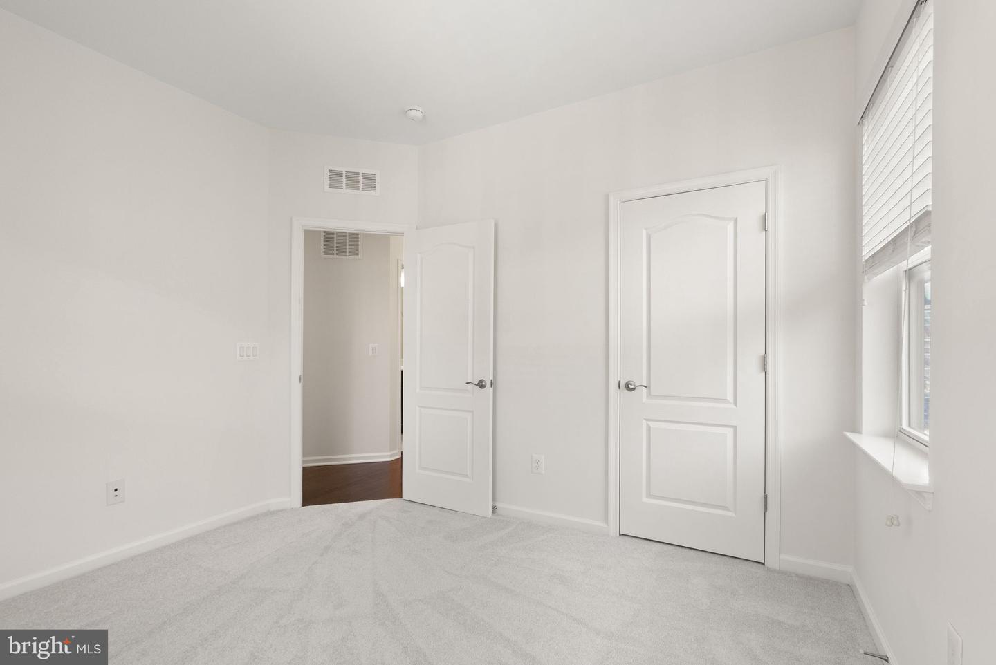 13650 AIR AND SPACE MUSEUM PKWY, HERNDON, Virginia 20171, 3 Bedrooms Bedrooms, ,3 BathroomsBathrooms,Residential,For sale,13650 AIR AND SPACE MUSEUM PKWY,VAFX2279208 MLS # VAFX2279208