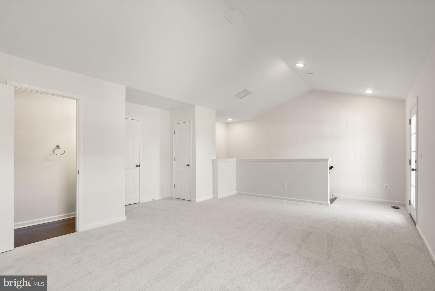 13650 AIR AND SPACE MUSEUM PKWY, HERNDON, Virginia 20171, 3 Bedrooms Bedrooms, ,3 BathroomsBathrooms,Residential,For sale,13650 AIR AND SPACE MUSEUM PKWY,VAFX2279208 MLS # VAFX2279208