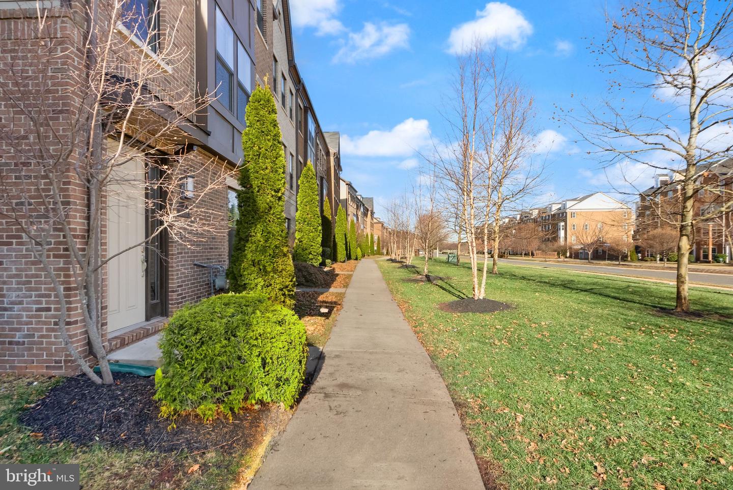 13650 AIR AND SPACE MUSEUM PKWY, HERNDON, Virginia 20171, 3 Bedrooms Bedrooms, ,3 BathroomsBathrooms,Residential,For sale,13650 AIR AND SPACE MUSEUM PKWY,VAFX2279208 MLS # VAFX2279208