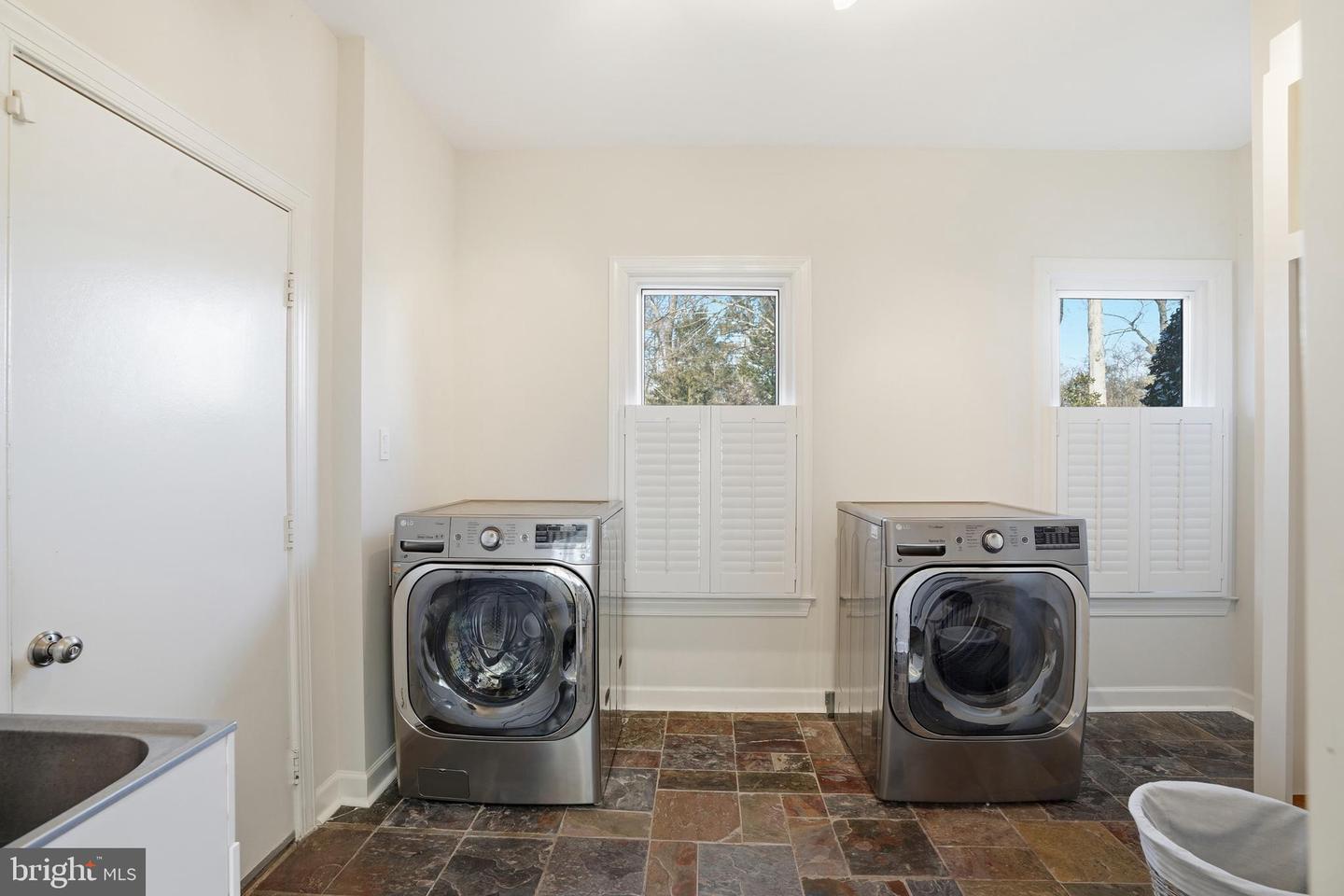 2007 SPRING BRANCH DR, VIENNA, Virginia 22181, 6 Bedrooms Bedrooms, ,5 BathroomsBathrooms,Residential,For sale,2007 SPRING BRANCH DR,VAFX2279418 MLS # VAFX2279418 2007 SPRING BRANCH DR, VIENNA, Virginia 22181, 6 Bedrooms Bedrooms, ,5 BathroomsBathrooms,Residential,For sale,2007 SPRING BRANCH DR,VAFX2279418 MLS # VAFX2279418