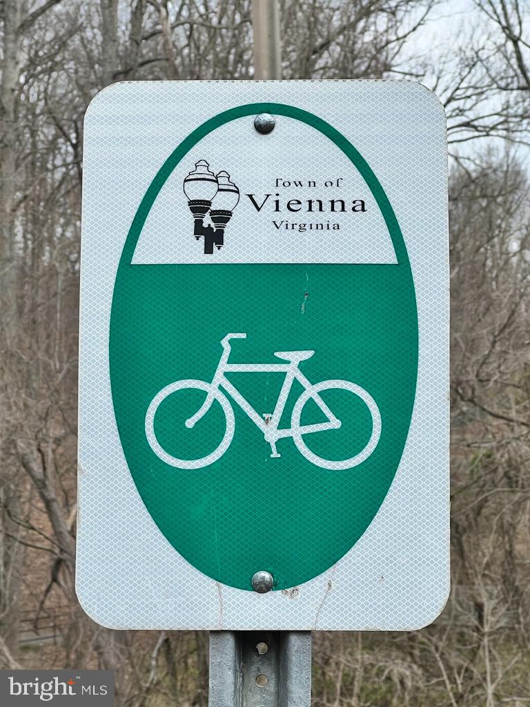 2007 SPRING BRANCH DR, VIENNA, Virginia 22181, 6 Bedrooms Bedrooms, ,5 BathroomsBathrooms,Residential,For sale,2007 SPRING BRANCH DR,VAFX2279418 MLS # VAFX2279418