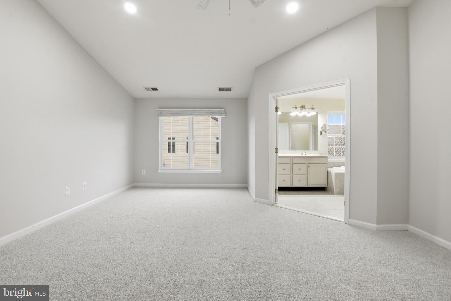 25382 WHIPPOORWILL TER, CHANTILLY, Virginia 20152, 3 Bedrooms Bedrooms, ,3 BathroomsBathrooms,Residential,For sale,25382 WHIPPOORWILL TER,VALO2111844 MLS # VALO2111844