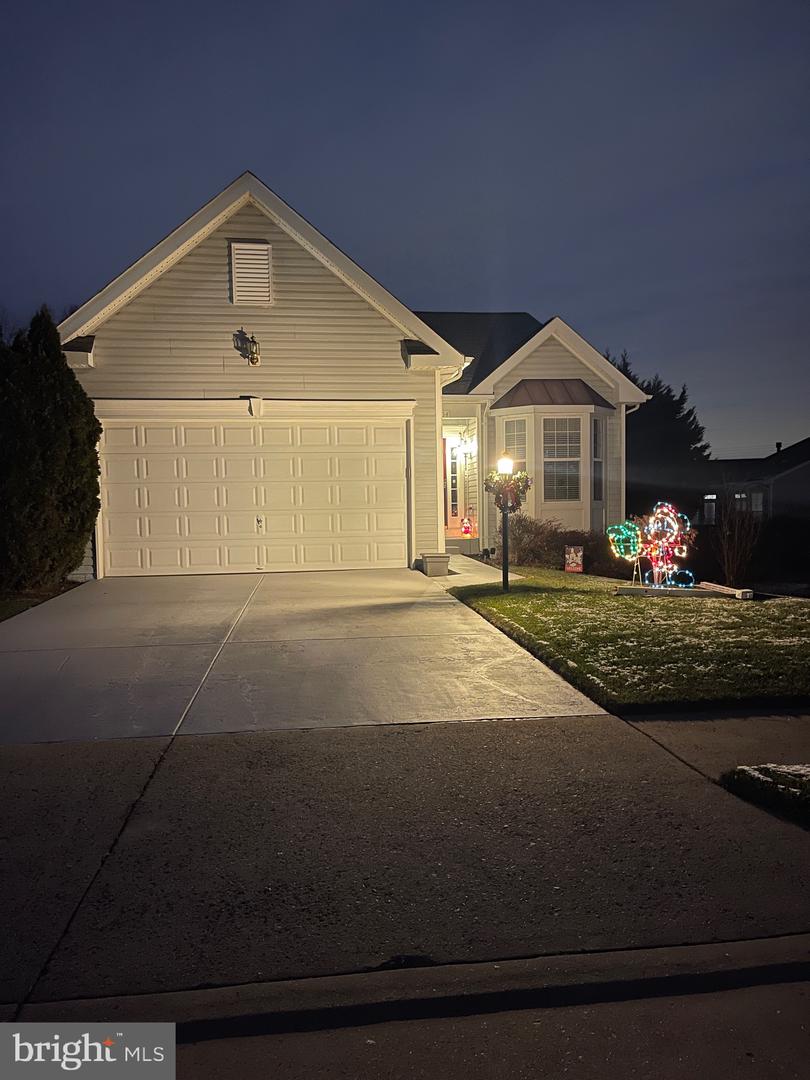 3704 RUSSETT MAPLE CT, DUMFRIES, Virginia 22025, 2 Bedrooms Bedrooms, ,2 BathroomsBathrooms,Residential,For sale,3704 RUSSETT MAPLE CT,VAPW2108994 MLS # VAPW2108994