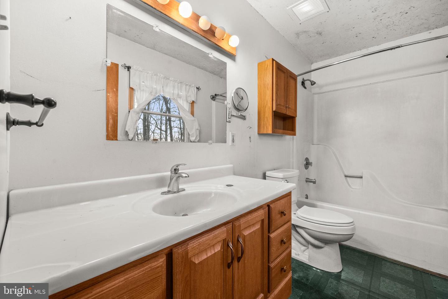 6727 BULL MOOSE CT, MARSHALL, Virginia 20115, 4 Bedrooms Bedrooms, ,2 BathroomsBathrooms,Residential,For sale,6727 BULL MOOSE CT,VAFQ2019898 MLS # VAFQ2019898