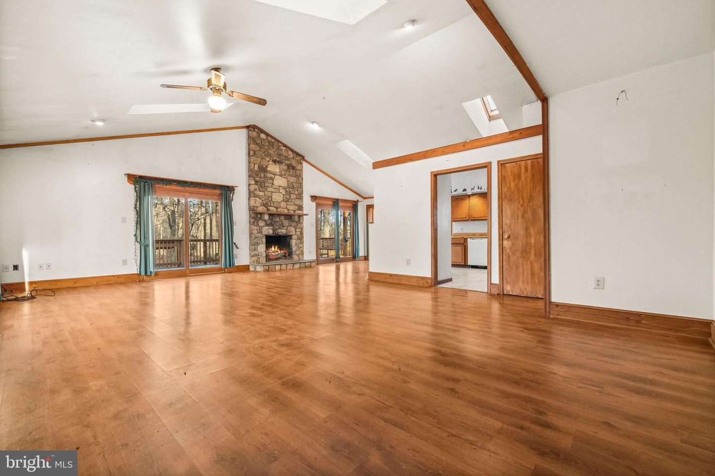 6727 BULL MOOSE CT, MARSHALL, Virginia 20115, 4 Bedrooms Bedrooms, ,2 BathroomsBathrooms,Residential,For sale,6727 BULL MOOSE CT,VAFQ2019898 MLS # VAFQ2019898