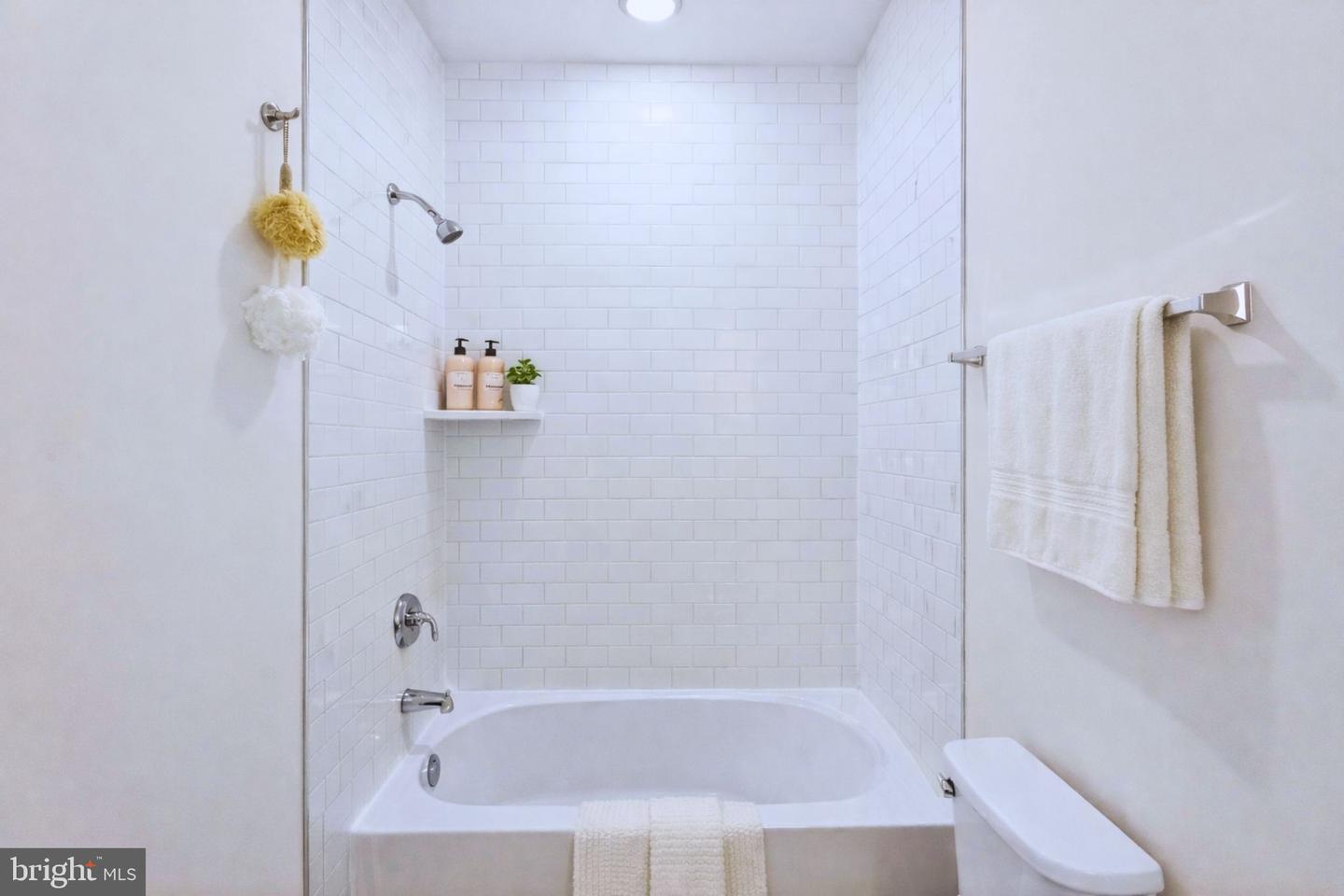 21805 CROXLEY TER, BROADLANDS, Virginia 20148, 3 Bedrooms Bedrooms, ,2 BathroomsBathrooms,Residential,For sale,21805 CROXLEY TER,VALO2112304 MLS # VALO2112304