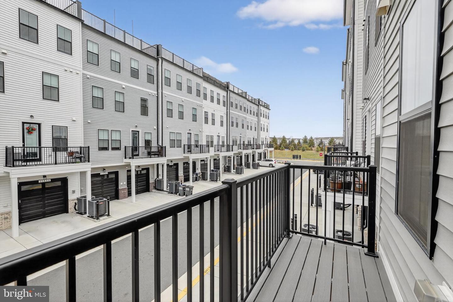 21805 CROXLEY TER, BROADLANDS, Virginia 20148, 3 Bedrooms Bedrooms, ,2 BathroomsBathrooms,Residential,For sale,21805 CROXLEY TER,VALO2112304 MLS # VALO2112304