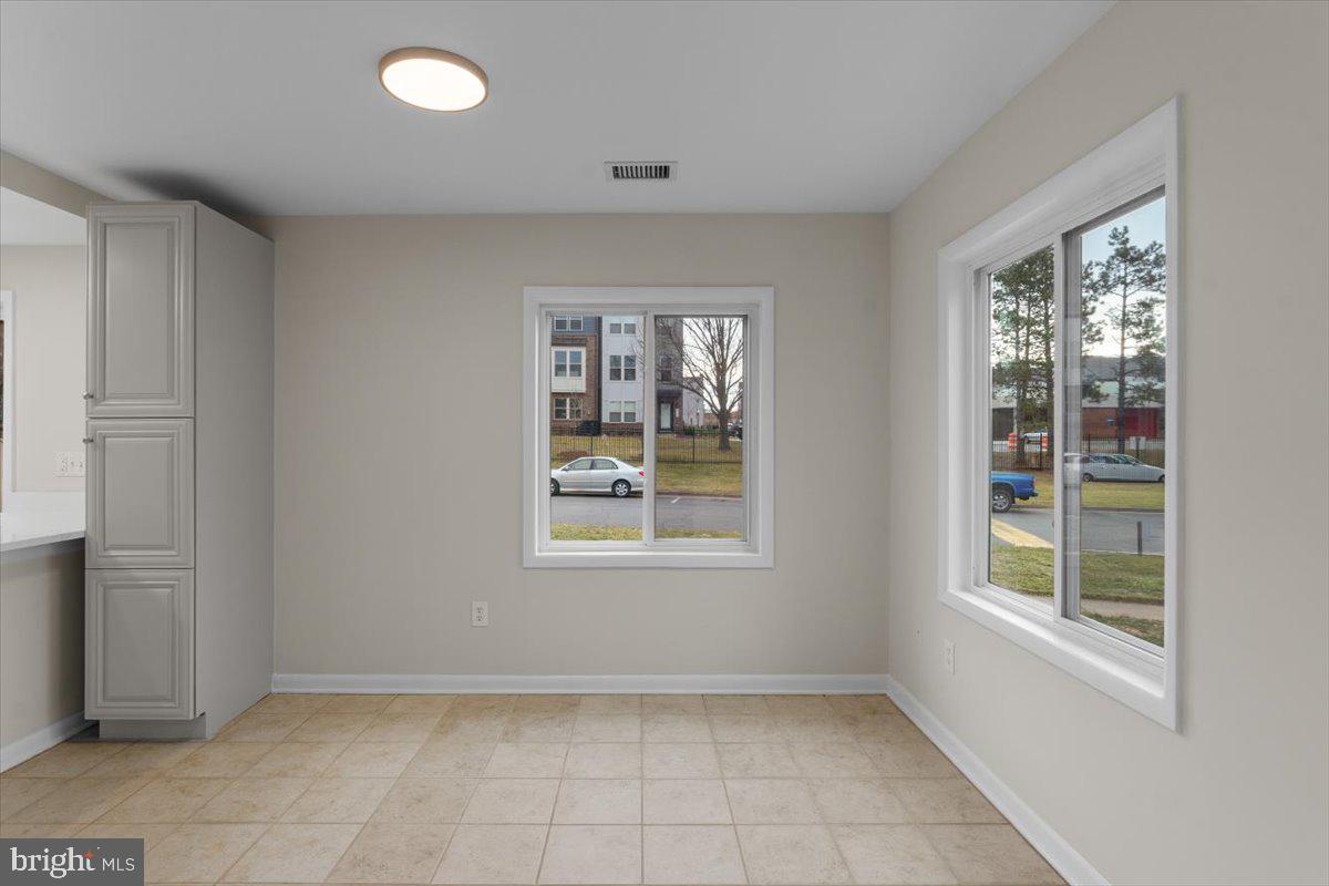 1139 AUTUMNHAZE CT, HERNDON, Virginia 20170, 3 Bedrooms Bedrooms, ,2 BathroomsBathrooms,Residential,For sale,1139 AUTUMNHAZE CT,VAFX2282550 MLS # VAFX2282550