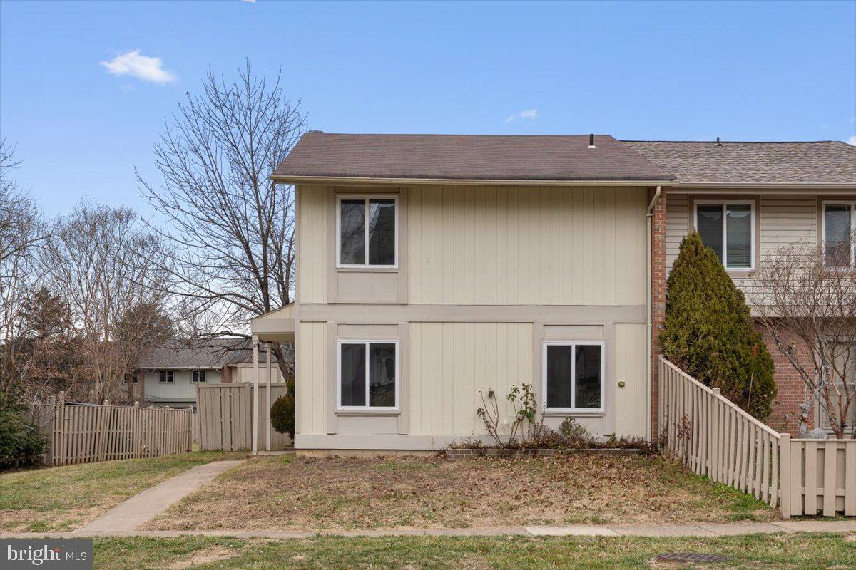 1139 AUTUMNHAZE CT, HERNDON, Virginia 20170, 3 Bedrooms Bedrooms, ,2 BathroomsBathrooms,Residential,For sale,1139 AUTUMNHAZE CT,VAFX2282550 MLS # VAFX2282550