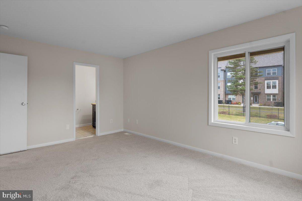 1139 AUTUMNHAZE CT, HERNDON, Virginia 20170, 3 Bedrooms Bedrooms, ,2 BathroomsBathrooms,Residential,For sale,1139 AUTUMNHAZE CT,VAFX2282550 MLS # VAFX2282550