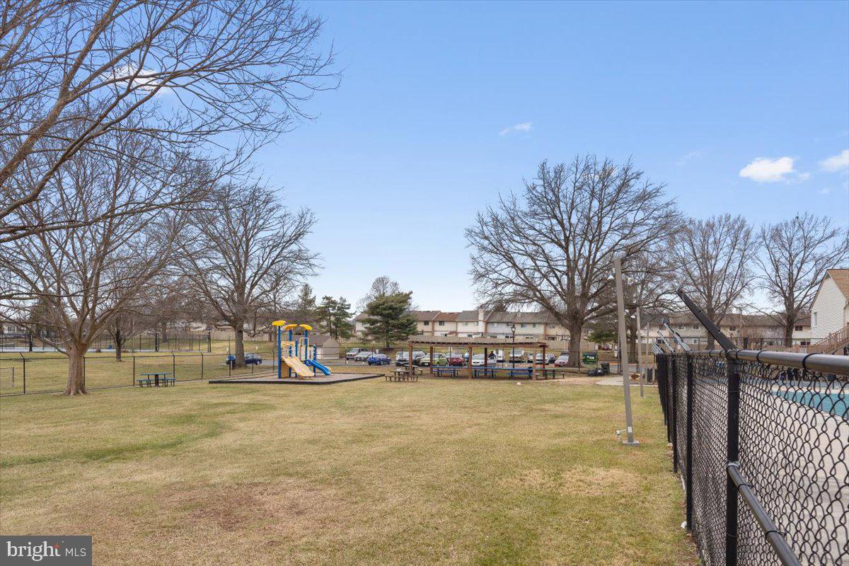 1139 AUTUMNHAZE CT, HERNDON, Virginia 20170, 3 Bedrooms Bedrooms, ,2 BathroomsBathrooms,Residential,For sale,1139 AUTUMNHAZE CT,VAFX2282550 MLS # VAFX2282550