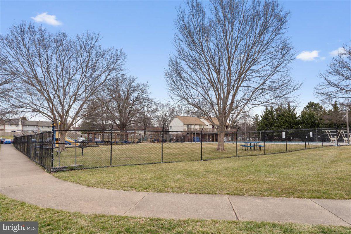 1139 AUTUMNHAZE CT, HERNDON, Virginia 20170, 3 Bedrooms Bedrooms, ,2 BathroomsBathrooms,Residential,For sale,1139 AUTUMNHAZE CT,VAFX2282550 MLS # VAFX2282550