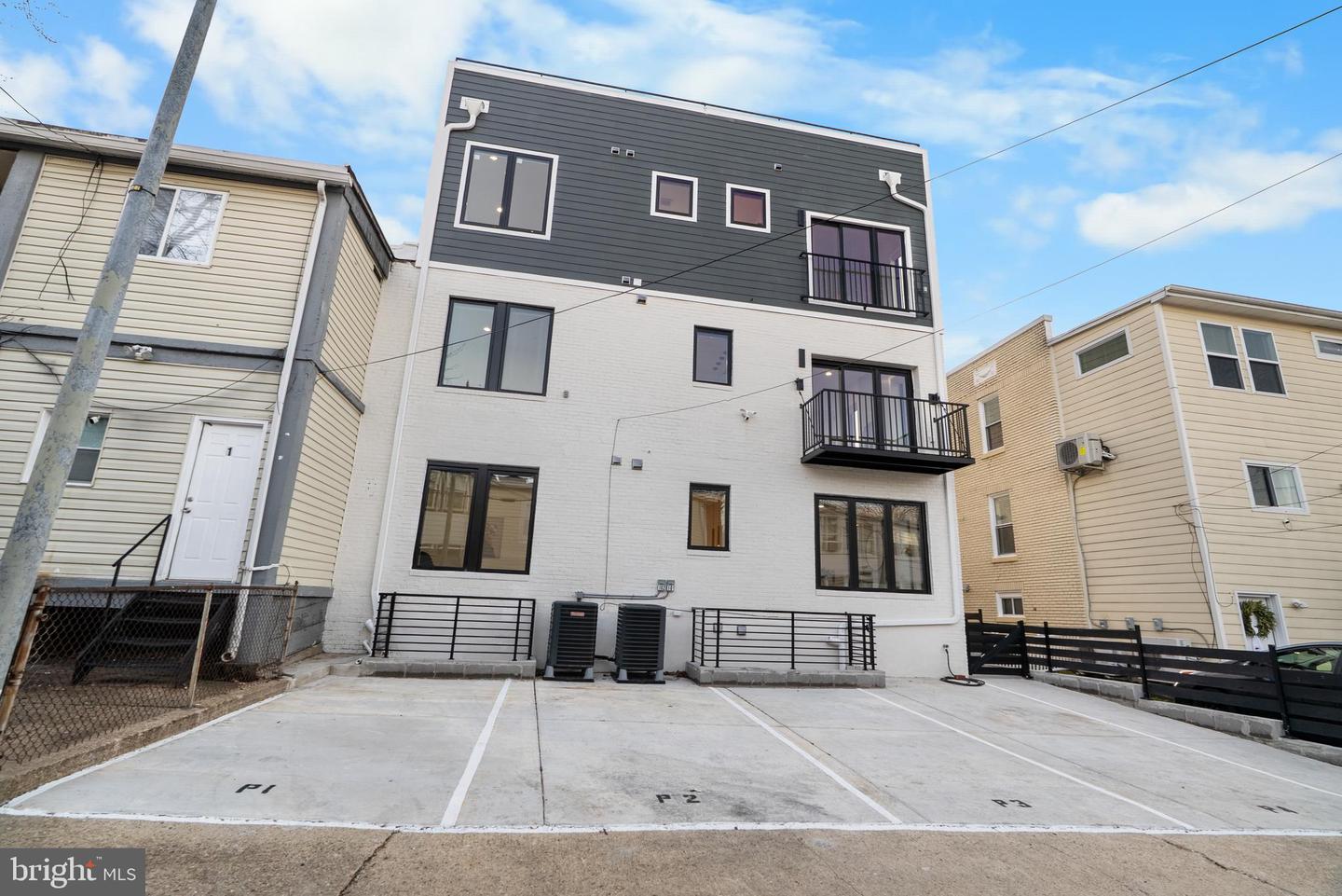 1140 OATES ST NE #101, WASHINGTON, District Of Columbia 20002, 3 Bedrooms Bedrooms, ,2 BathroomsBathrooms,Residential,For sale,1140 OATES ST NE #101,DCDC2235298 MLS # DCDC2235298