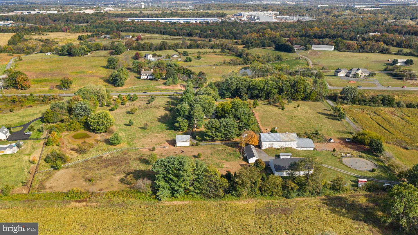 19937 EVERGREEN MILLS RD, LEESBURG, Virginia 20175, 4 Bedrooms Bedrooms, ,4 BathroomsBathrooms,Residential,For sale,19937 EVERGREEN MILLS RD,VALO2112992 MLS # VALO2112992