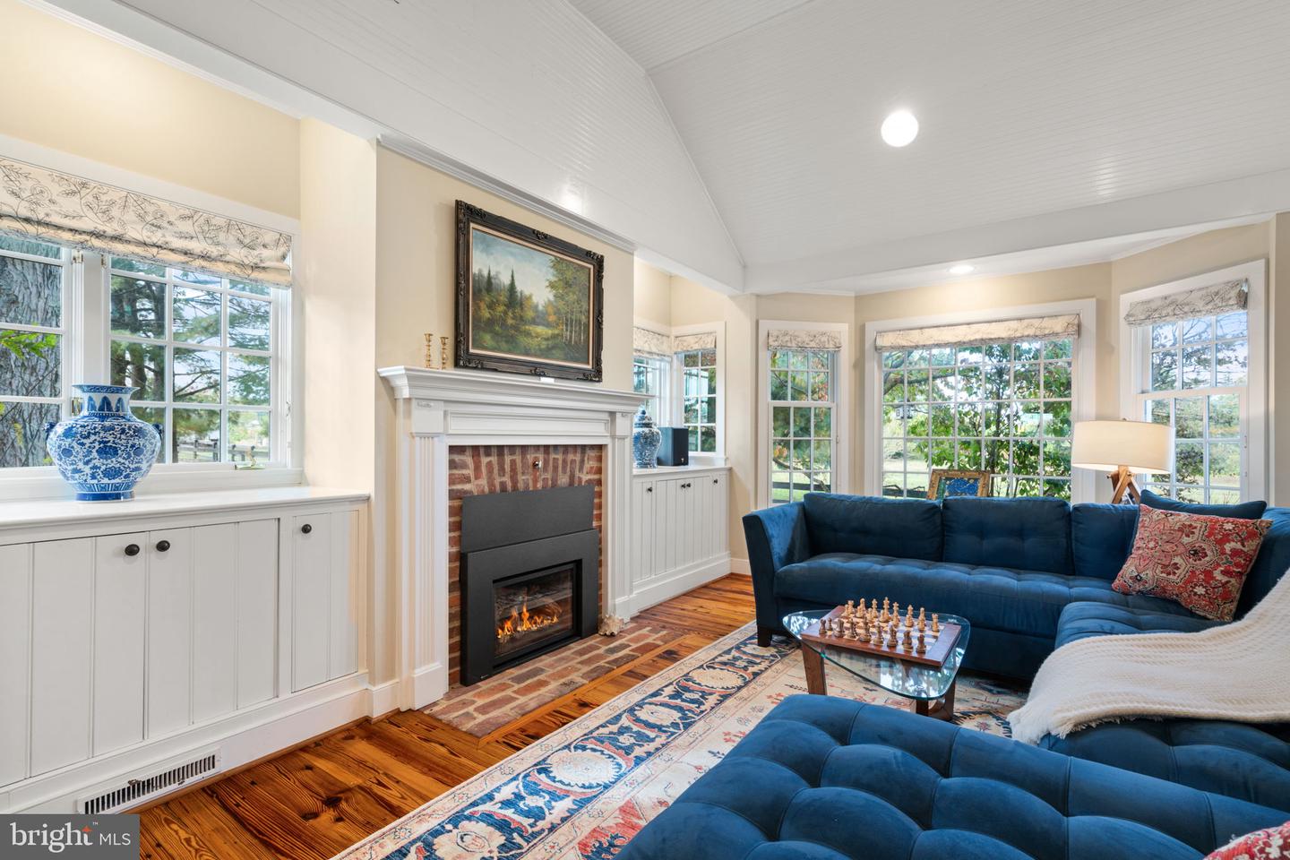 19937 EVERGREEN MILLS RD, LEESBURG, Virginia 20175, 4 Bedrooms Bedrooms, ,4 BathroomsBathrooms,Residential,For sale,19937 EVERGREEN MILLS RD,VALO2112992 MLS # VALO2112992