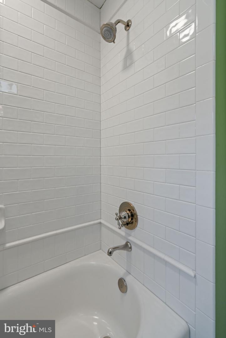 19937 EVERGREEN MILLS RD, LEESBURG, Virginia 20175, 4 Bedrooms Bedrooms, ,4 BathroomsBathrooms,Residential,For sale,19937 EVERGREEN MILLS RD,VALO2112992 MLS # VALO2112992