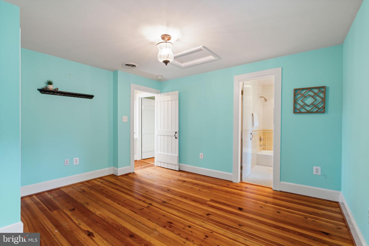 19937 EVERGREEN MILLS RD, LEESBURG, Virginia 20175, 4 Bedrooms Bedrooms, ,4 BathroomsBathrooms,Residential,For sale,19937 EVERGREEN MILLS RD,VALO2112992 MLS # VALO2112992