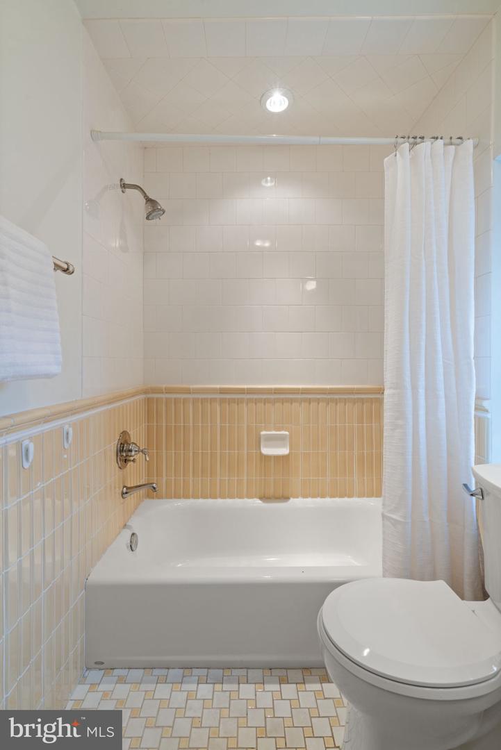 19937 EVERGREEN MILLS RD, LEESBURG, Virginia 20175, 4 Bedrooms Bedrooms, ,4 BathroomsBathrooms,Residential,For sale,19937 EVERGREEN MILLS RD,VALO2112992 MLS # VALO2112992