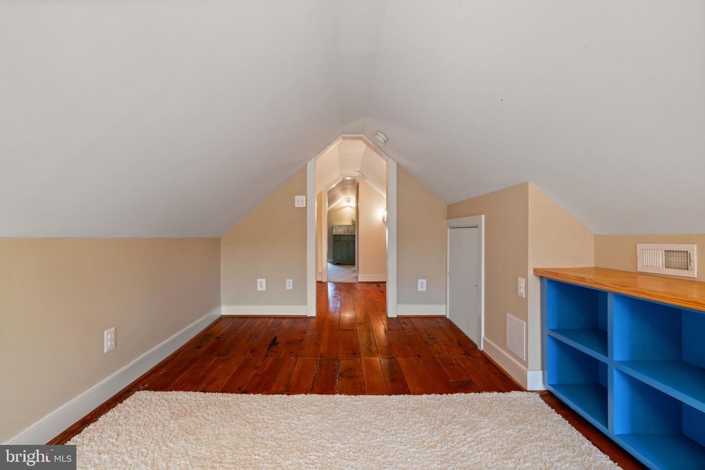 19937 EVERGREEN MILLS RD, LEESBURG, Virginia 20175, 4 Bedrooms Bedrooms, ,4 BathroomsBathrooms,Residential,For sale,19937 EVERGREEN MILLS RD,VALO2112992 MLS # VALO2112992